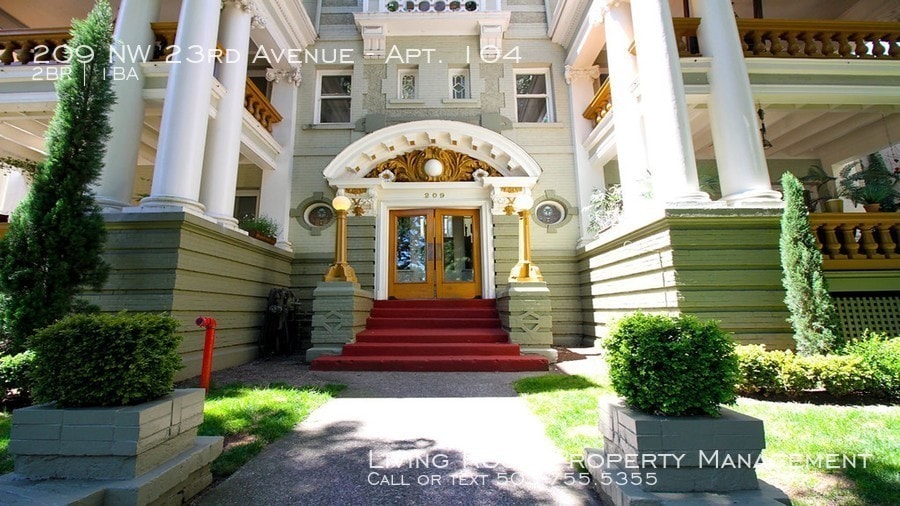 Primary Photo - Incredible large vintage on NW 23rd Ave!