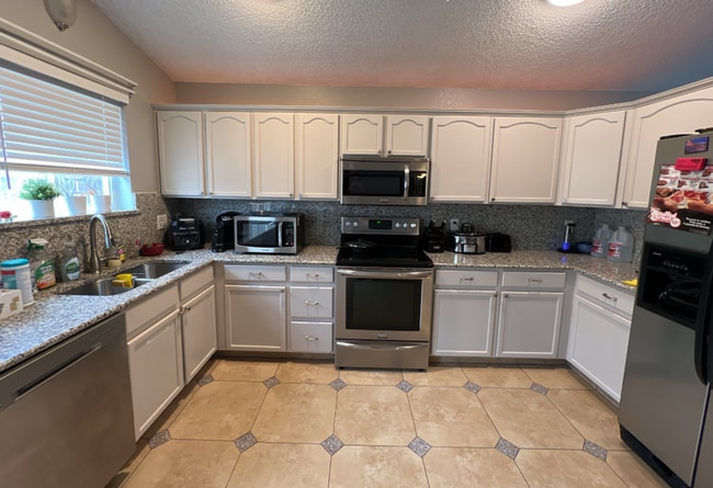 Building Photo - Beautifully Remodeled 5-Bedroom Home with Finished Basement and Custom Upgrades!