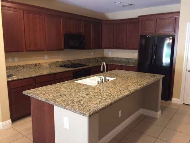 Building Photo - 42544 Tango Ct