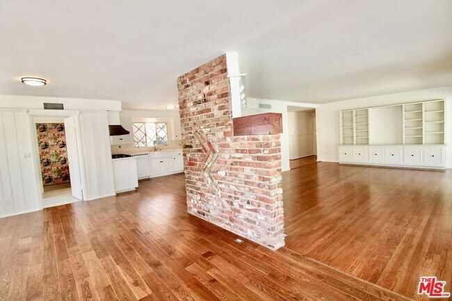 Foto del edificio - 23431 Clarendon St