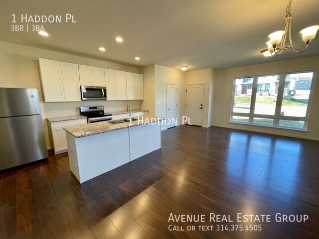 Building Photo - Just Listed! - 1 Haddon Pl