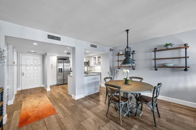 Building Photo - 5000 N Ocean Blvd