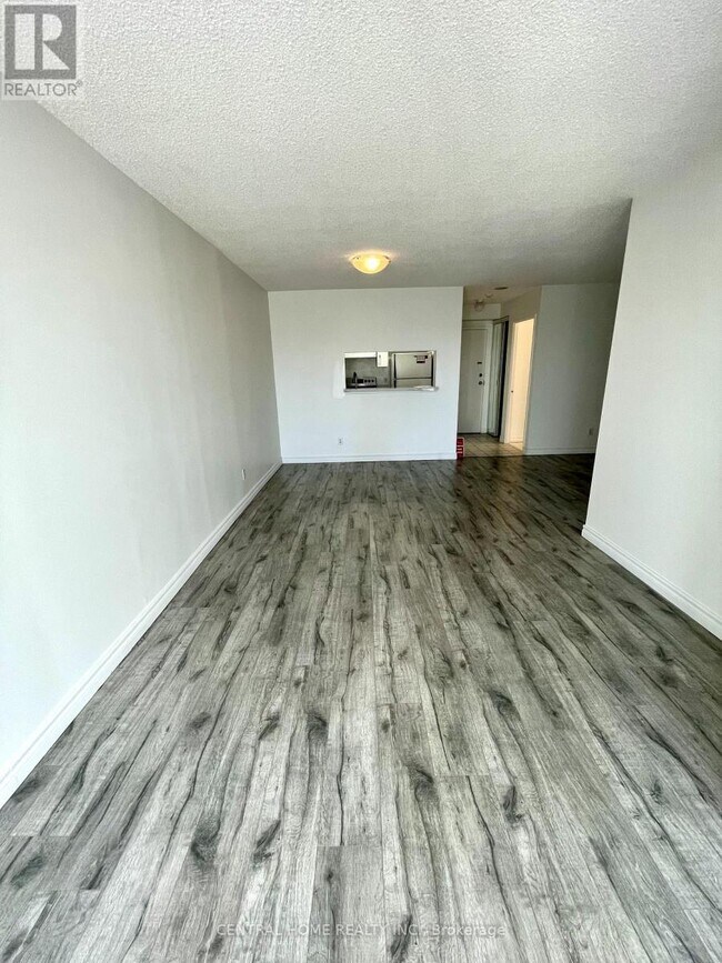 Photo du bâtiment - 2550-2550 Lawrence Ave E
