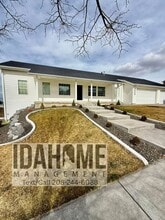 Building Photo - 2049 Sunrise Way