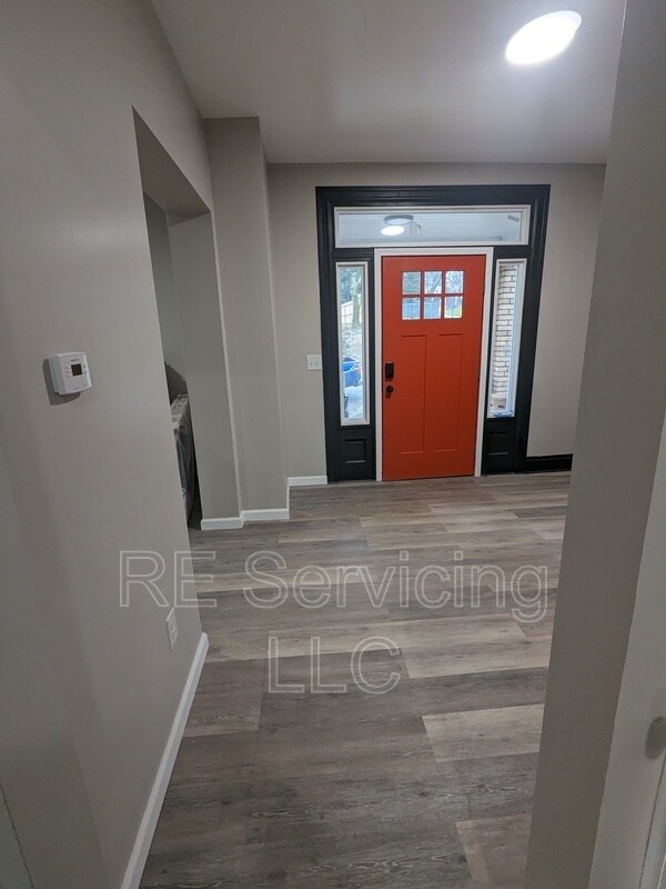 Foto del edificio - 906 Quaill Ave