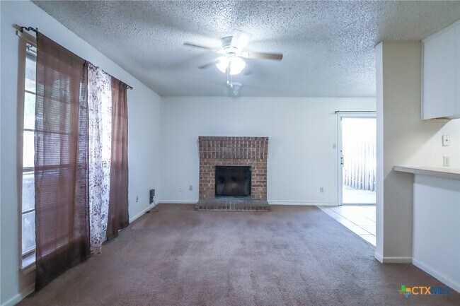 Foto del edificio - 1105 Covey Ln