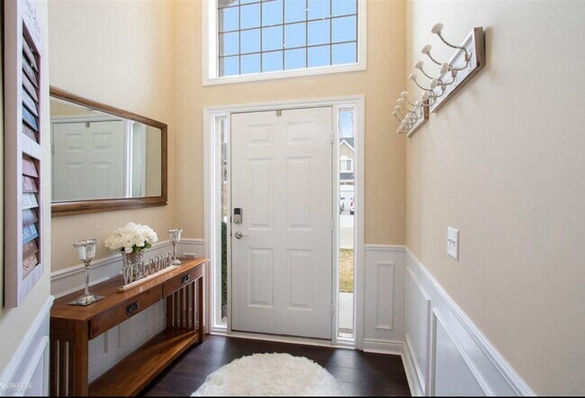 Building Photo - 13833 Grandeur Ave