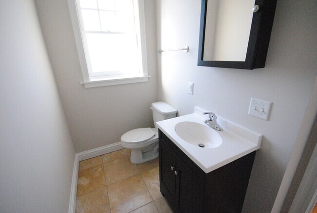 Foto del edificio - 1020 Oakview Pl