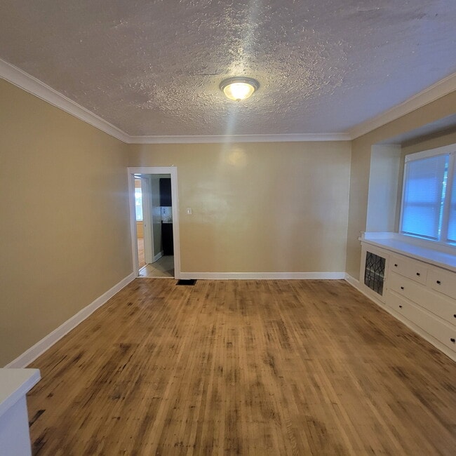 Photo - Spacious 4 bedroom Apartment