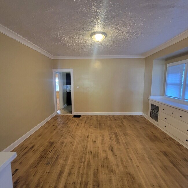 Foto del edificio - Spacious 4 bedroom
