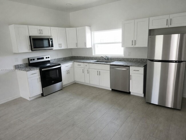 Building Photo - 608 Kleinart Dr