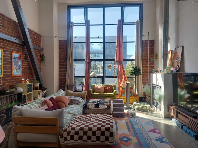 Foto del edificio - 1233 Howard St