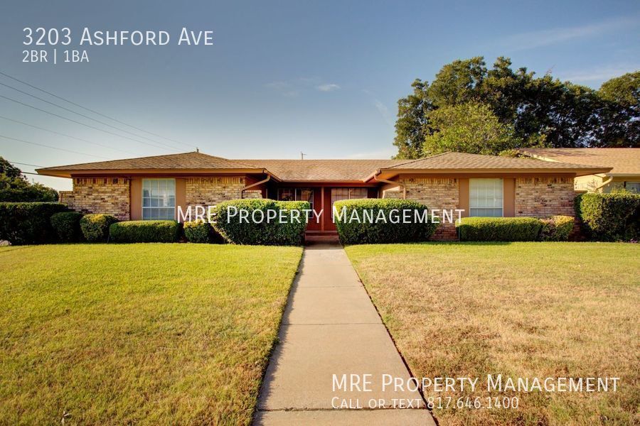 Primary Photo - Now Available! 2 Bedroom South Hills Duple...