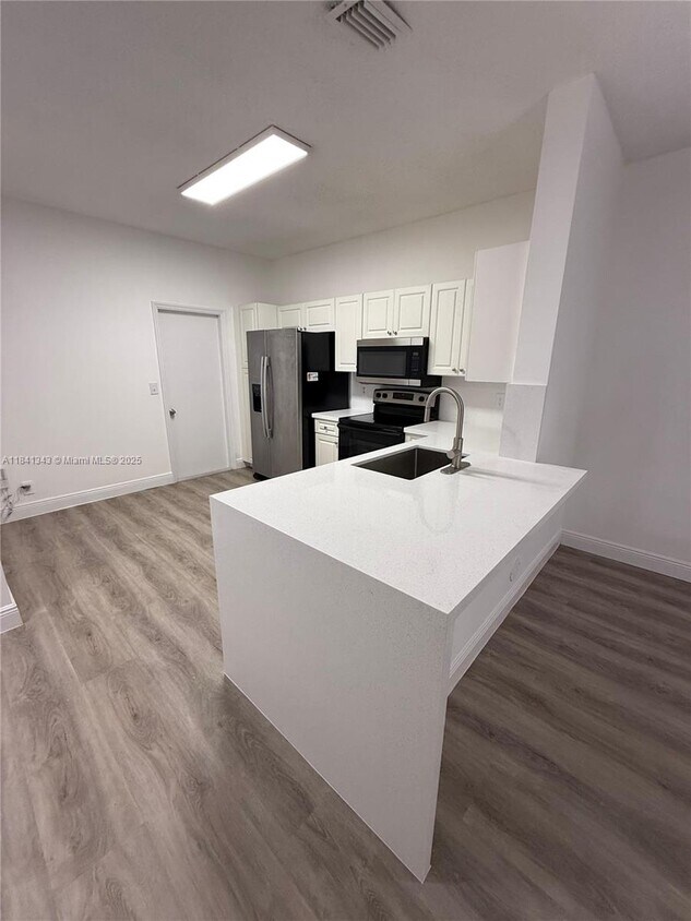 Building Photo - 2256 Salerno Cir