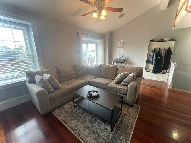 Foto del edificio - 719 E 4th St