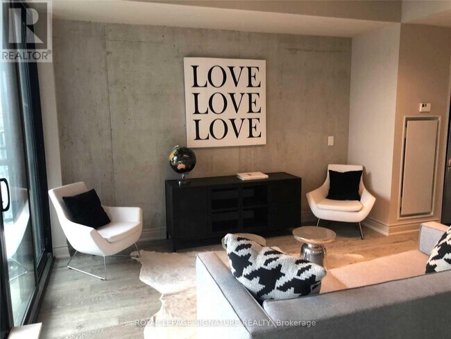 Photo du bâtiment - 608 Richmond St W