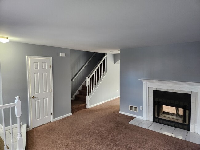 Building Photo - 104 Wood St