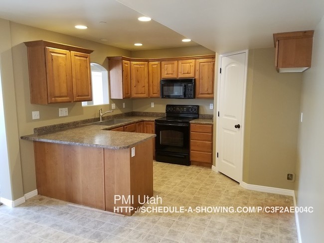 Building Photo - 3561 Rock Creek Rd