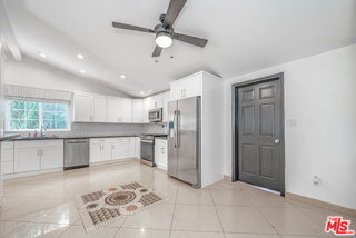 Building Photo - 20746 Clarendon St