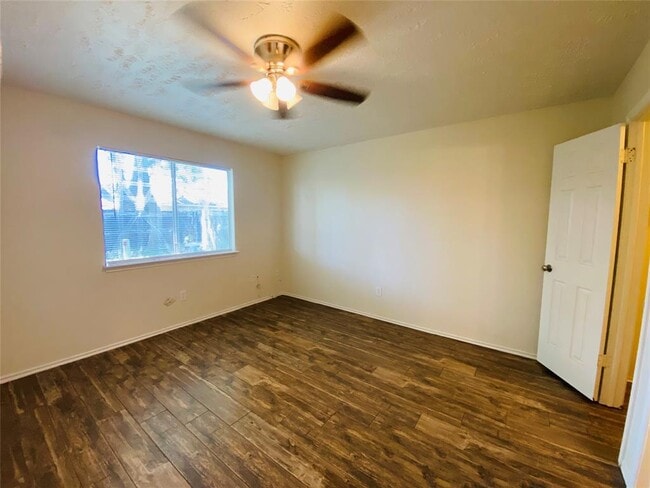 Building Photo - 11018 Almond Grove