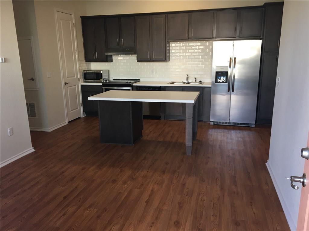 Foto principal - 8601 West Gate Blvd