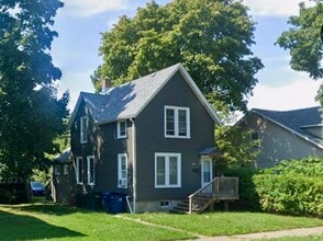 Building Photo - 1634 Victoria Ave