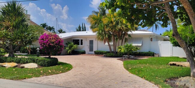 Front of the House - 2781 NE 23rd Ct