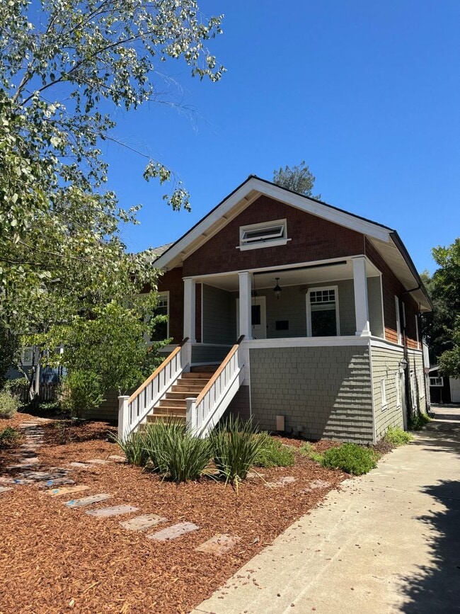 Building Photo - 308 Bachman Ave