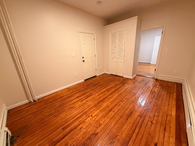 Foto del edificio - 2320A Powell Ave