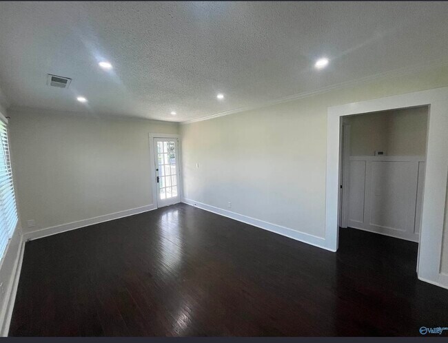 Sala de estar - 1208 Barkley St SW