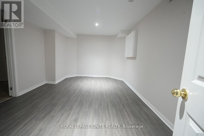 Building Photo - 275 Littleford St