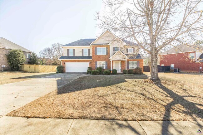 Foto del edificio - 104 Rosales Dr