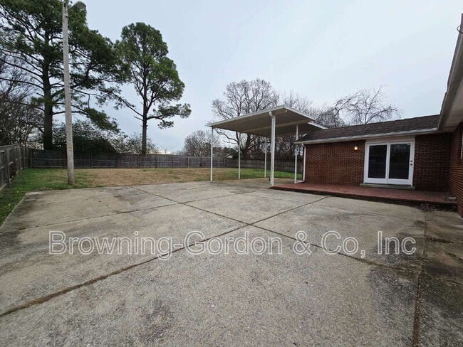 Building Photo - 241 Bonnacroft Dr