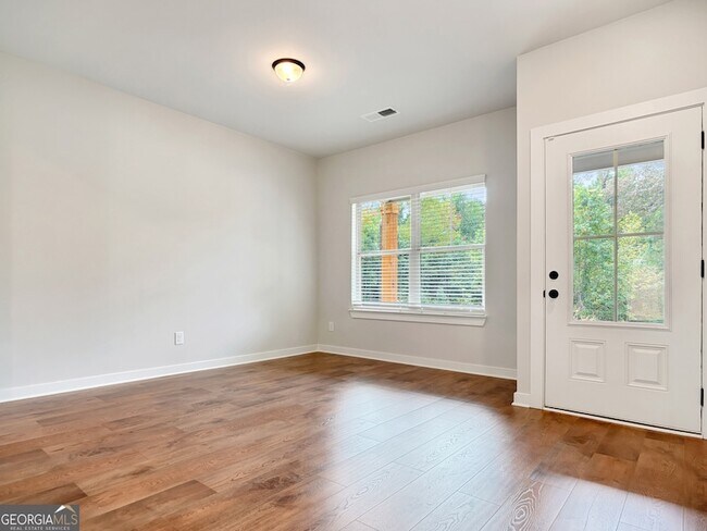 Foto del edificio - 92 Hidden Brook Trail