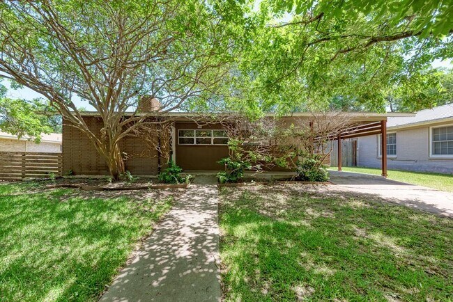 Building Photo - 1603 Northridge Dr