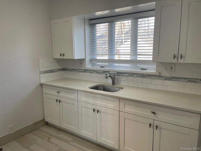 Foto del edificio - 64-33 184th St