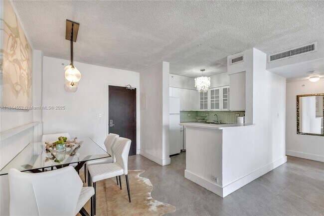 Foto del edificio - 1500 Bay Rd