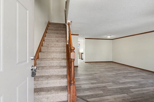 Foto del edificio - Updated 2BR Home Near Transit with Private Fenced Yard in Newport News