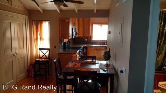 Foto del edificio - 2 br, 1 bath Apartment - 15 saratoga Ave