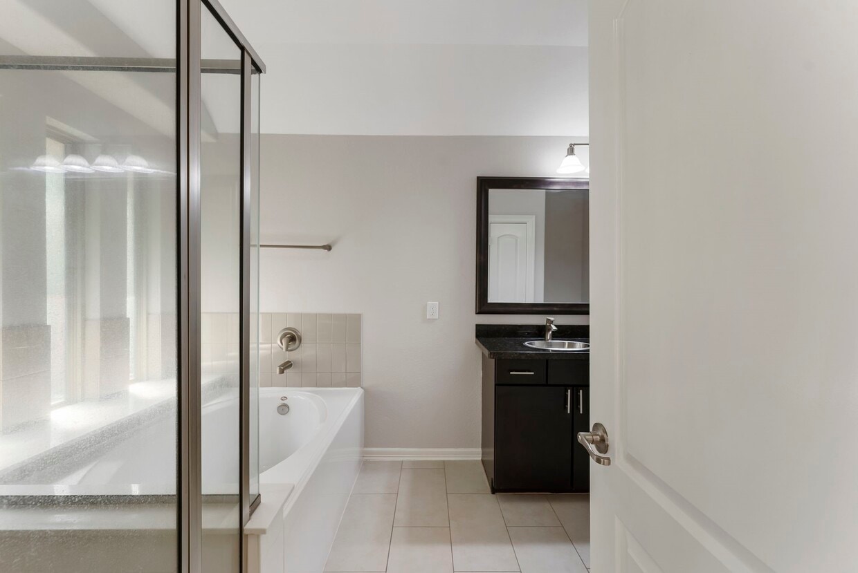 Primary Photo - 31 Aventura Pl