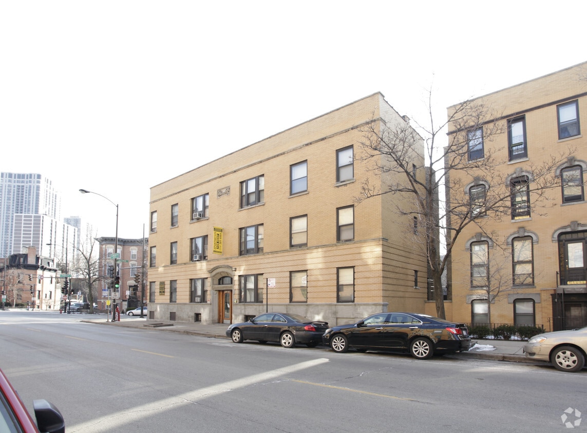 1900 - 1902 N Lincoln Park - 1900-1916 N Lincoln Park W