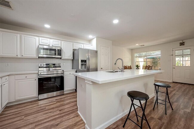 Building Photo - 34 N Walden Elms Cir