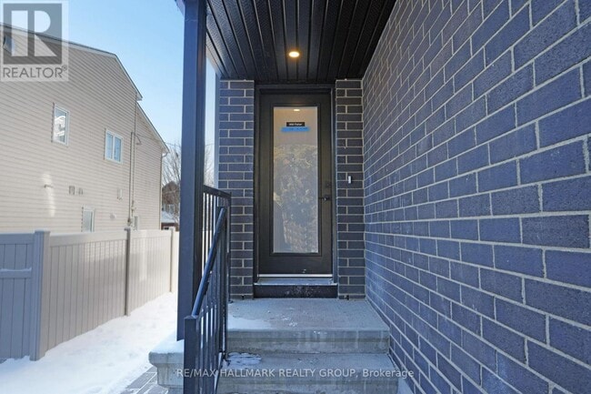 Building Photo - 958 Fisher Ave