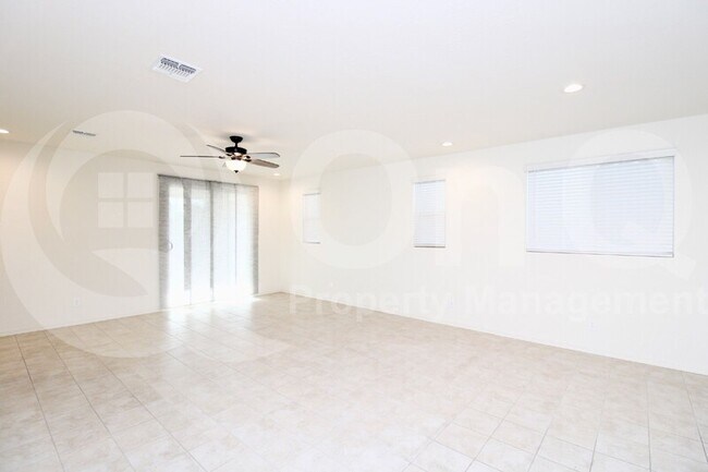 Foto del edificio - 10975 W Melvin St