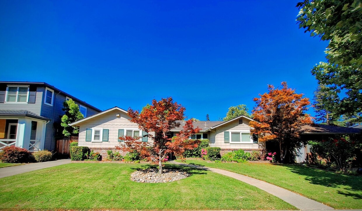 Foto principal - Beautiful 3bd Single Story House in Heart ...