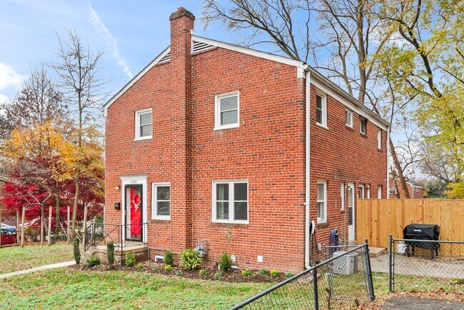 Building Photo - 4332 Utica Ave