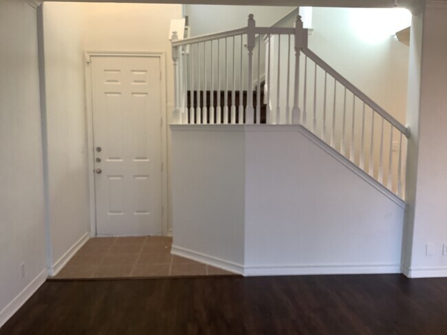 Foto del edificio - 1223 Cresswell Cove