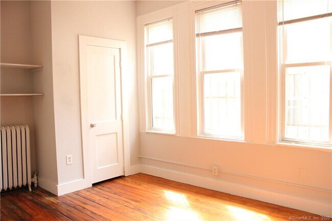 Building Photo - 65 Edgewood Ave