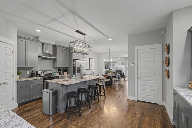 Building Photo - $4,200 per month | Fully Furnished | 3+ Month Leases Available