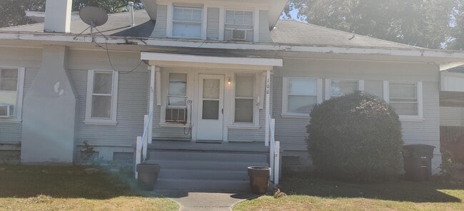 Building Photo - 102 W 5th St